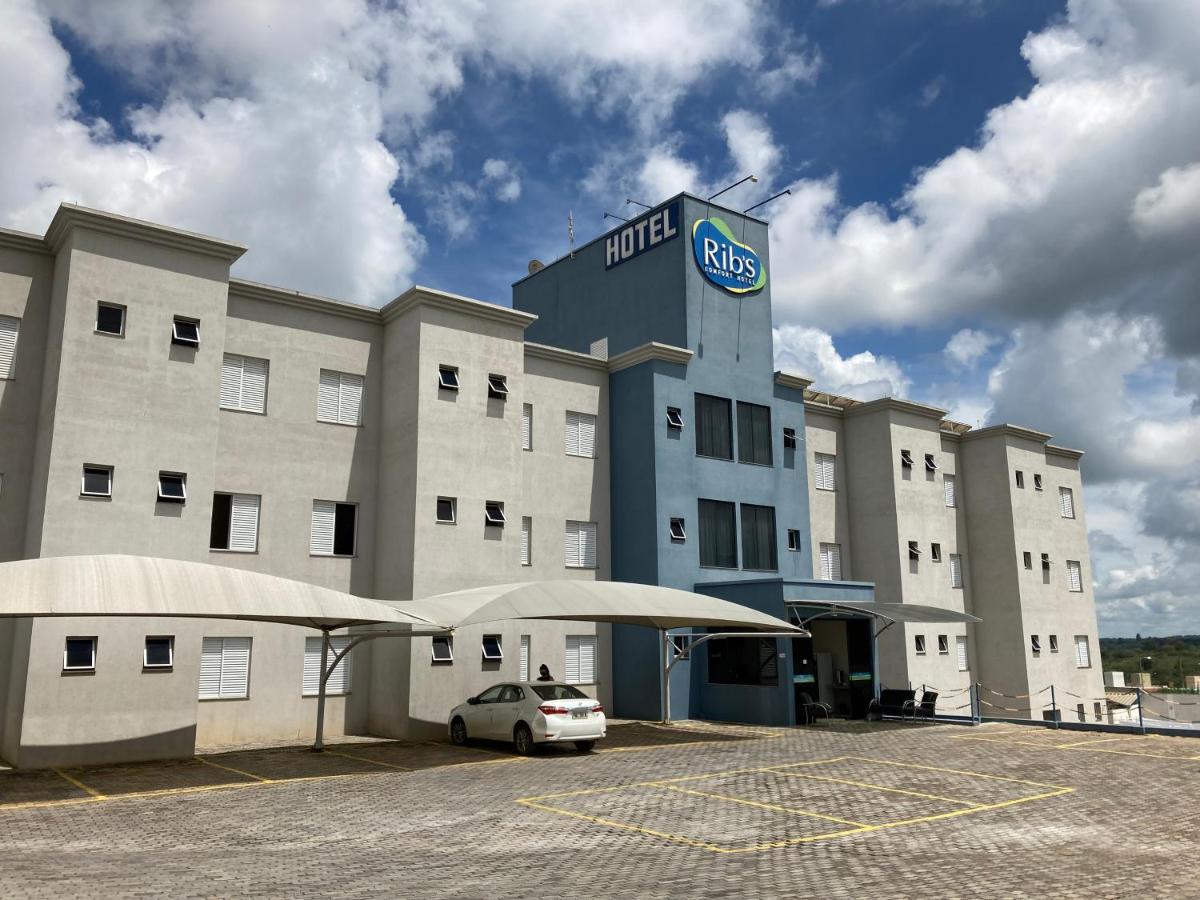 Ribs Hotel Piuí Exterior foto